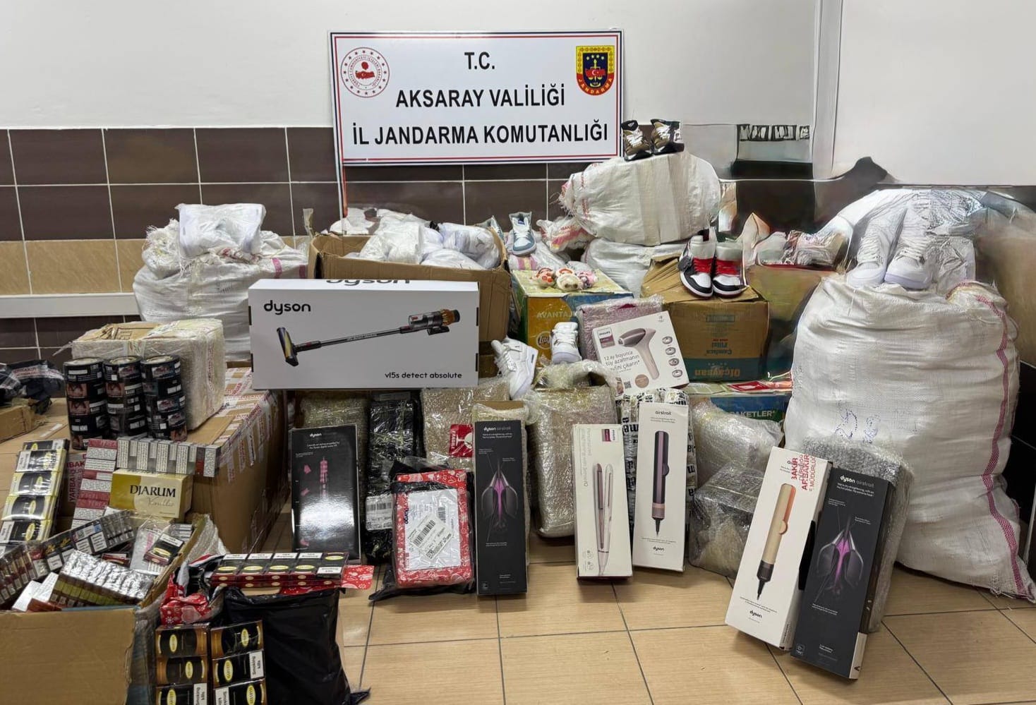 Aksaray’da Kaçakçılığa Geçit Yok: 2,5 Milyon TL’lik Kaçak Ürün Ele Geçirildi